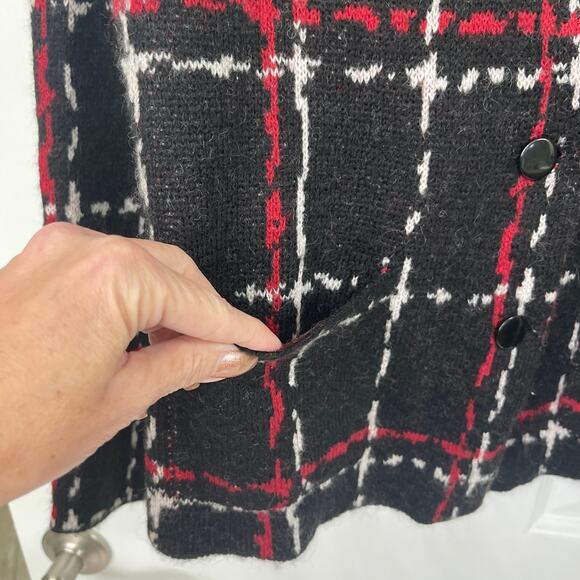 Adrienne Vittadini button black white red button sweater NWT Medium wool blend - Picture 3 of 6